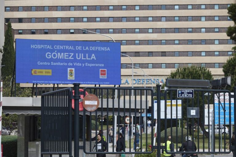 Entrada del Hospital Central de la Defensa Gómez Ulla en Madrid