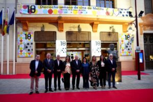 Inauguración de la dieciocho semana de cine en Melilla con asistentes en la alfombra roja.