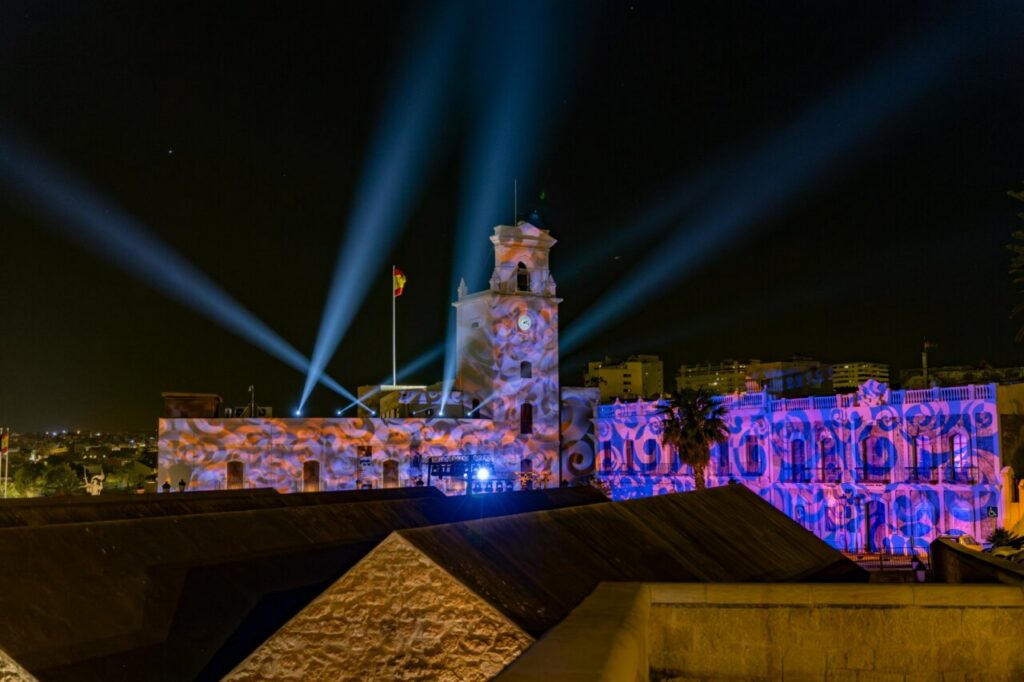 Iluminación especial en Melilla La Vieja durante el Día Internacional de los Museos