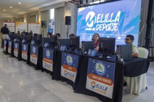 Participantes en el concurso escolar La Escuela a Toda Vela en Melilla