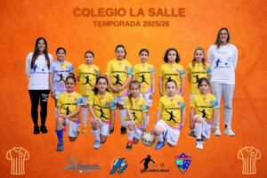 Youth soccer team posing in yellow jerseys with coaches, against an orange background displaying 'COLEGIO LA SALLE TEMPORADA 2025/26'.