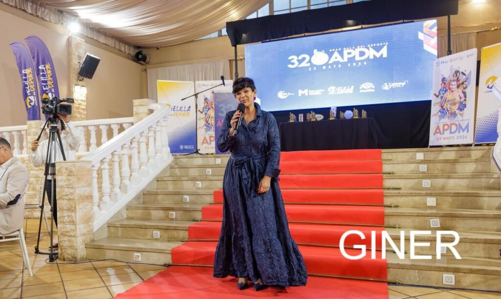 Presentadora en la Gran Gala del Deporte de Melilla 2023