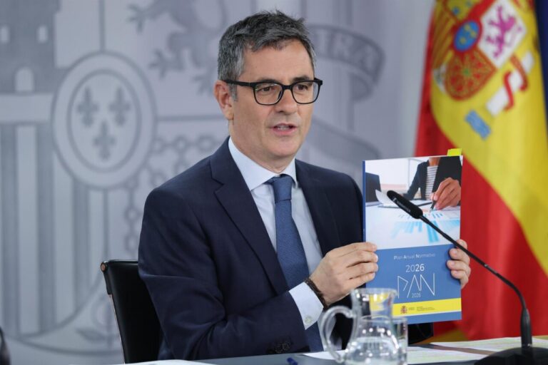 Ministro Félix Bolaños presentando el Plan Anual Normativo 2026