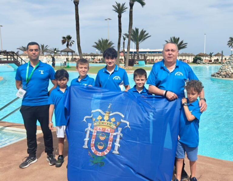 Grupo de ajedrecistas melillenses en el Campeonato de Andalucía