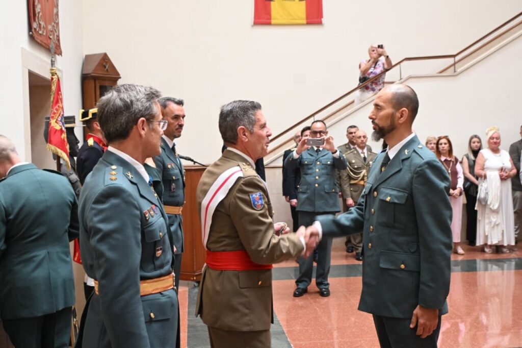 Ceremonia de la Guardia Civil en Melilla con autoridades y guardias civiles