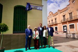 Descubrimiento de placa en homenaje a Ángel Castro Maestro en Melilla