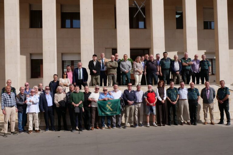 Veteranos de la Guardia Civil en un homenaje en Melilla