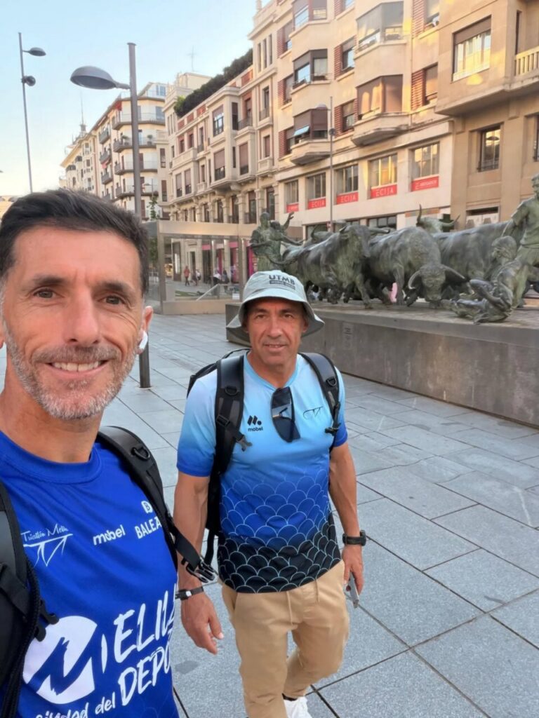 Luismi Ruiz y Fali Alcaide en Pamplona tras el triatlón