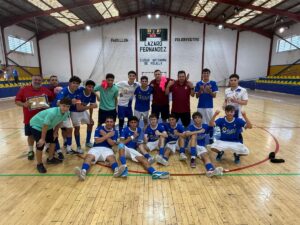 Jugadores del MCD Peña Real Madrid celebrando en el Pabellón Lázaro Fernández