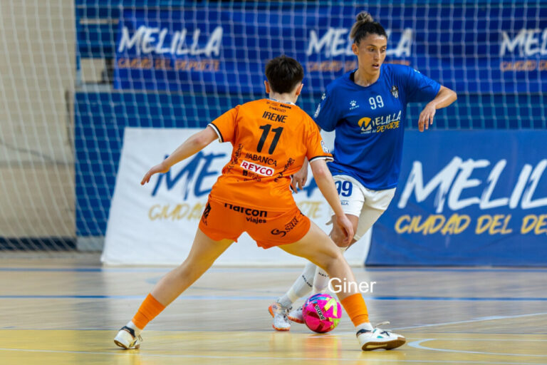 Jugadoras de fútbol sala en un partido entre Melilla Torreblanca y Ceuta