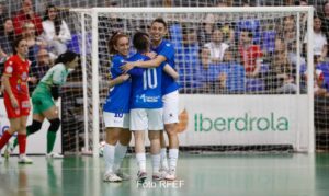 Jugadoras del Melilla Torreblanca celebrando un gol en la semifinal