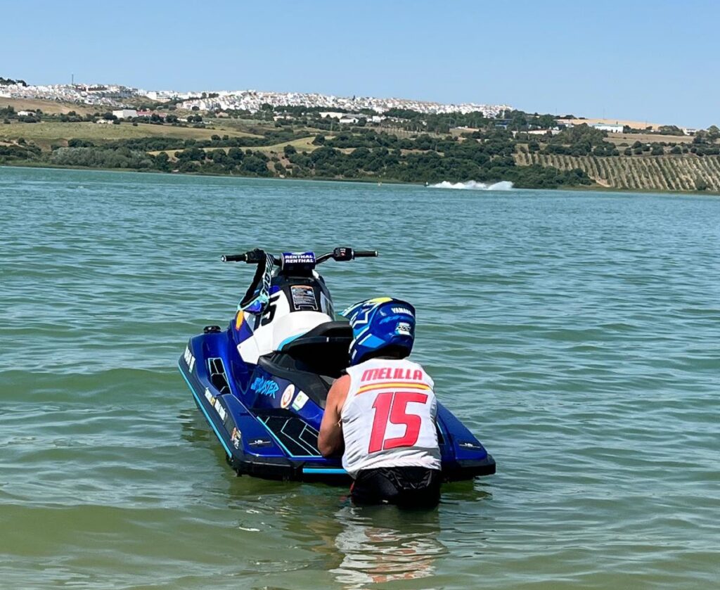 Piloto de moto de agua en el Lago de Arcos, Melilla