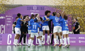 Jugadoras del Melilla Torreblanca celebrando la victoria en la Copa de la Reina