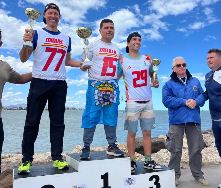 Pedro Pérez Vizcaíno y otros ganadores en el Campeonato de España de Motos de Agua