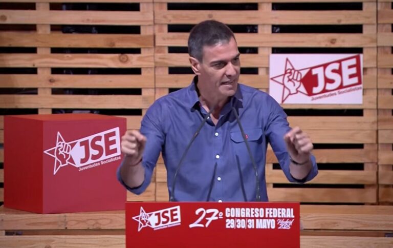 Pedro Sánchez hablando en el Congreso Federal de Juventud Socialista