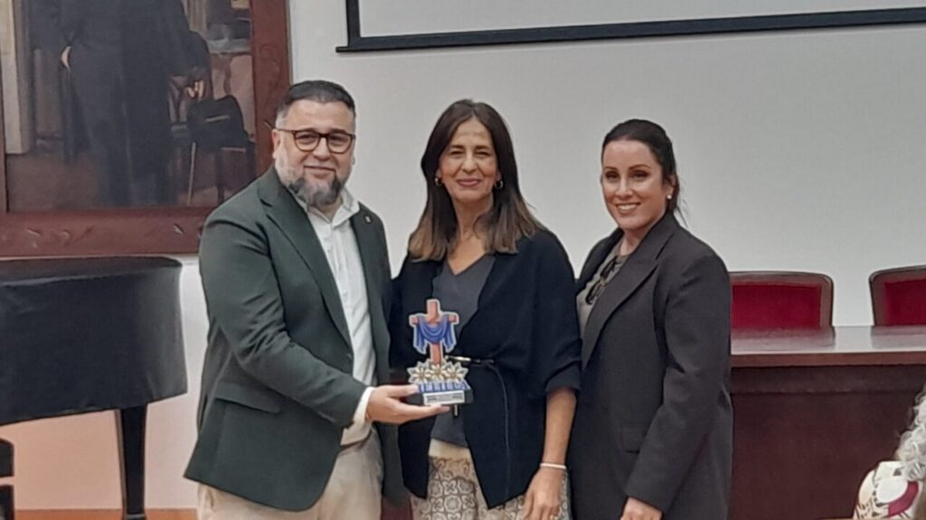 Entrega de premios del concurso de Cruces de Mayo a diversas asociaciones en Melilla