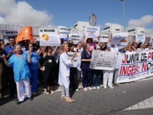 Protesta de personal sanitario en Melilla contra INGESA
