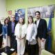 Grupo de personas en una reunión sobre psicología en mayo de 2025