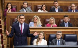 Pedro Sánchez hablando en el Congreso de los Diputados durante una sesión de control al Gobierno.