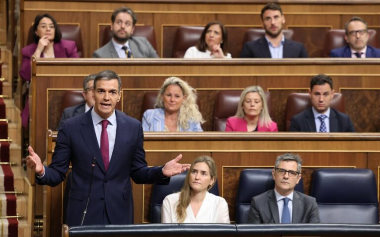 Pedro Sánchez hablando en el Congreso de los Diputados durante una sesión de control al Gobierno.