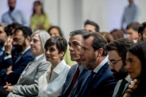Pedro Sánchez y otros asistentes en un evento reciente