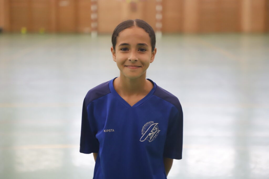 Jugadora de fútbol sala femenino Sub-12 en el pabellón de Torrejón de Ardoz