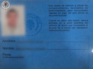 Tarjeta de estacionamiento para personas con movilidad reducida en Melilla