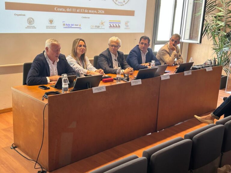 Daniel Ventura en taller sobre alga invasora Rugulopteryx en Ceuta