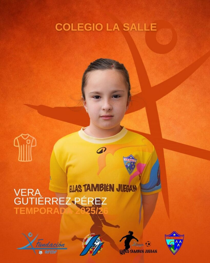 Niña con camiseta del Colegio La Salle en un evento deportivo