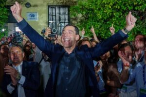 Juanma Moreno celebrando la victoria electoral del PP en Andalucía