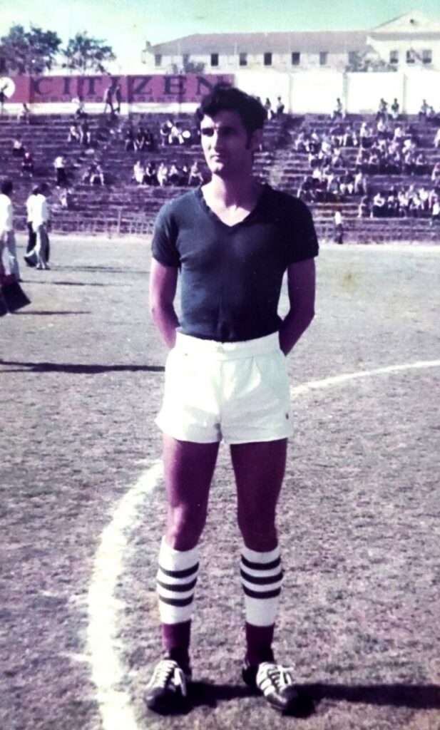 José Pepito Martínez Cruz en el campo de fútbol de Melilla