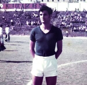 José 'Pepito' Martínez Cruz en el campo de fútbol en Melilla