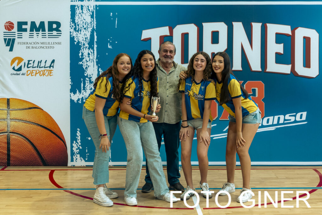 Entrega de trofeos en la Federación Melillense de Baloncesto