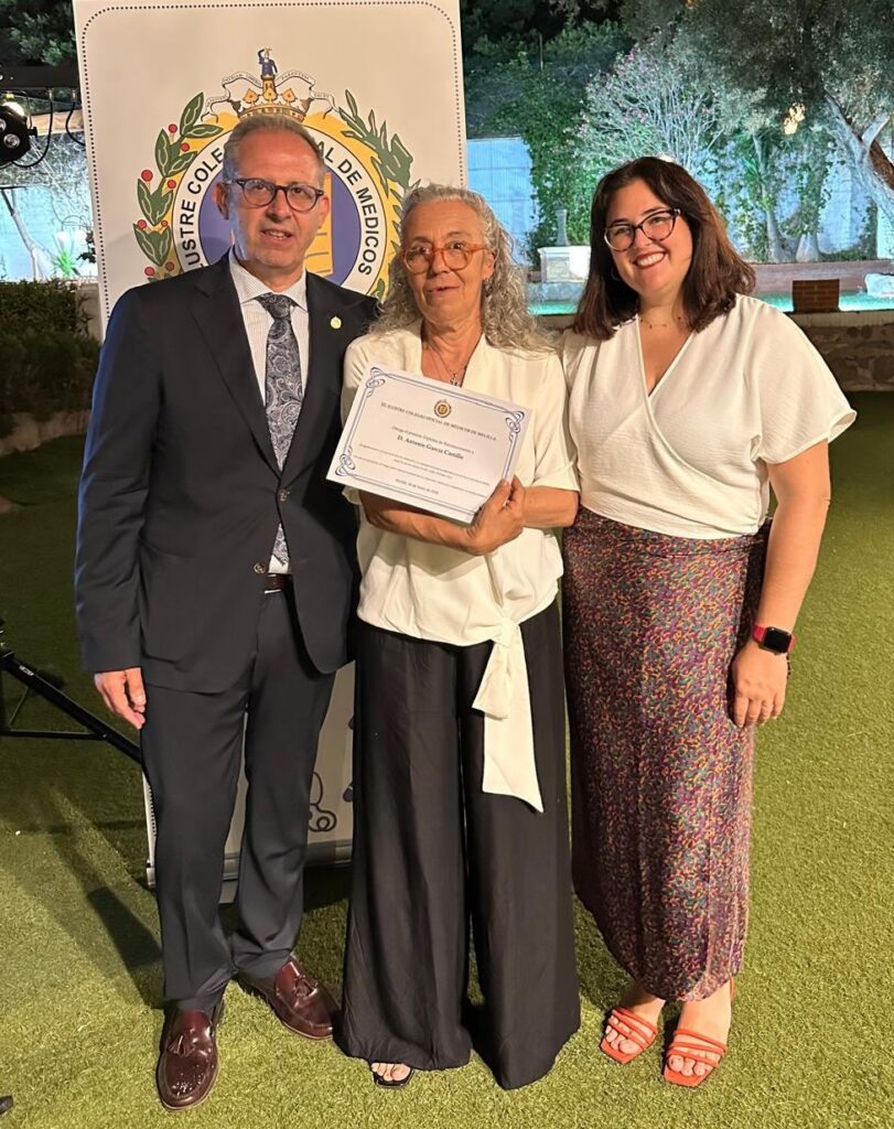 Homenaje a médicos veteranos en el Colegio de Médicos de Melilla