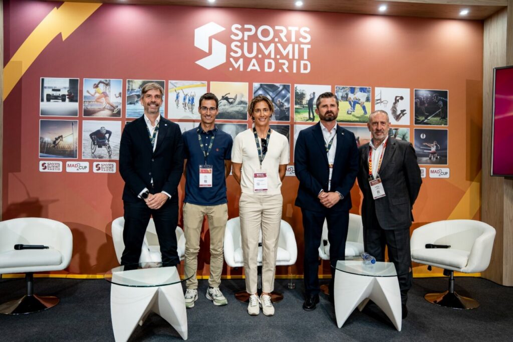 Panel de discusión en el Sports Summit de Madrid con varios ponentes