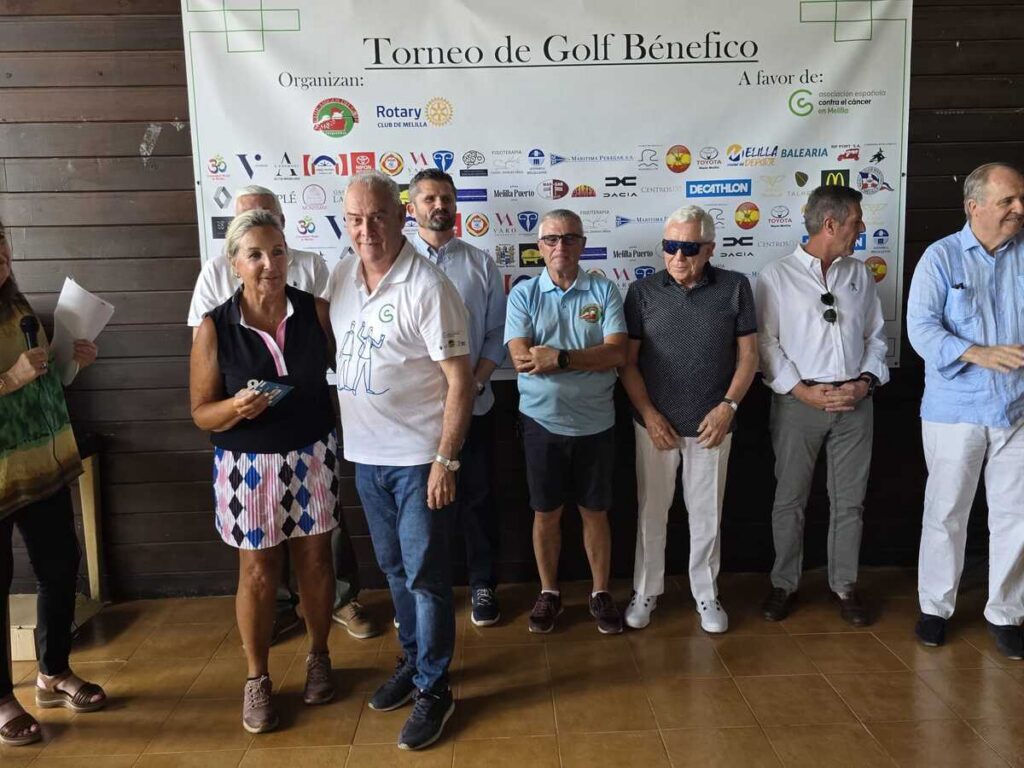 Participantes del torneo de golf benéfico Rotary en Melilla