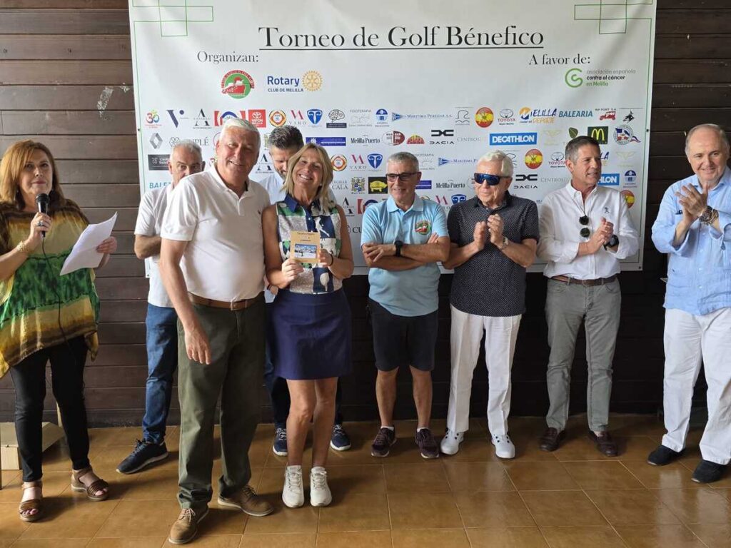Entrega de trofeos en el torneo de golf benéfico organizado por Rotary Club de Melilla.