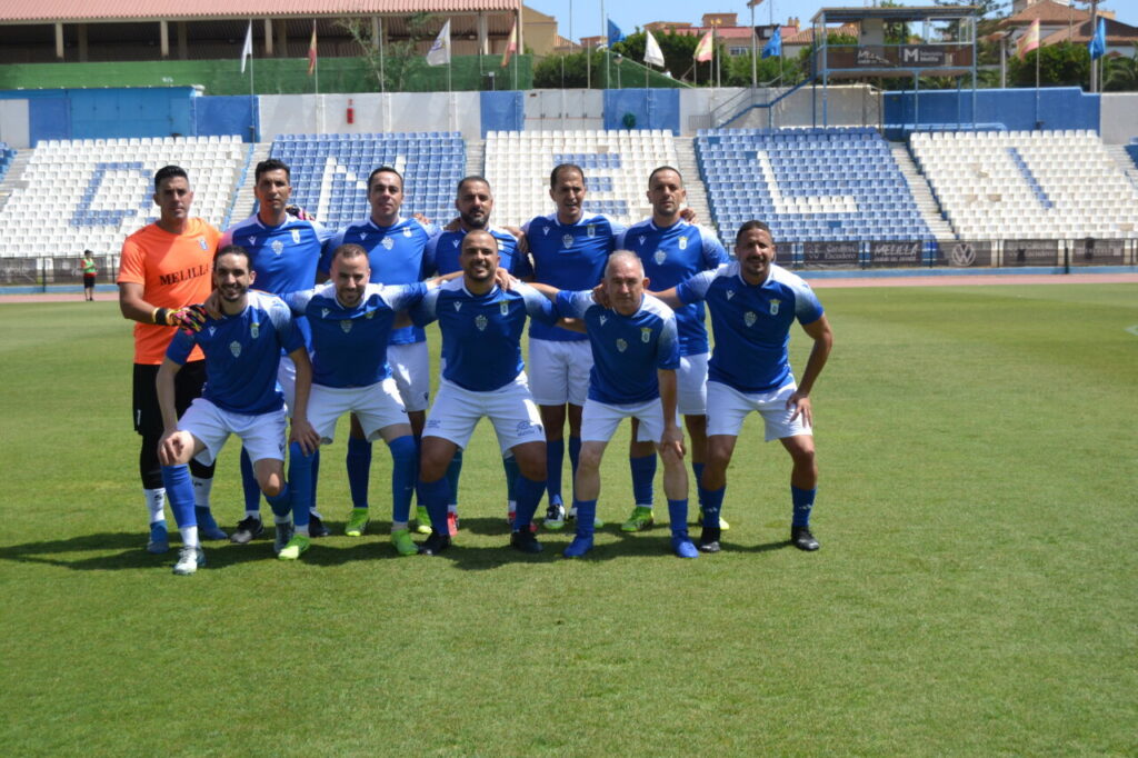 Equipo de la Selección Andaluza de Veteranos en el estadio
