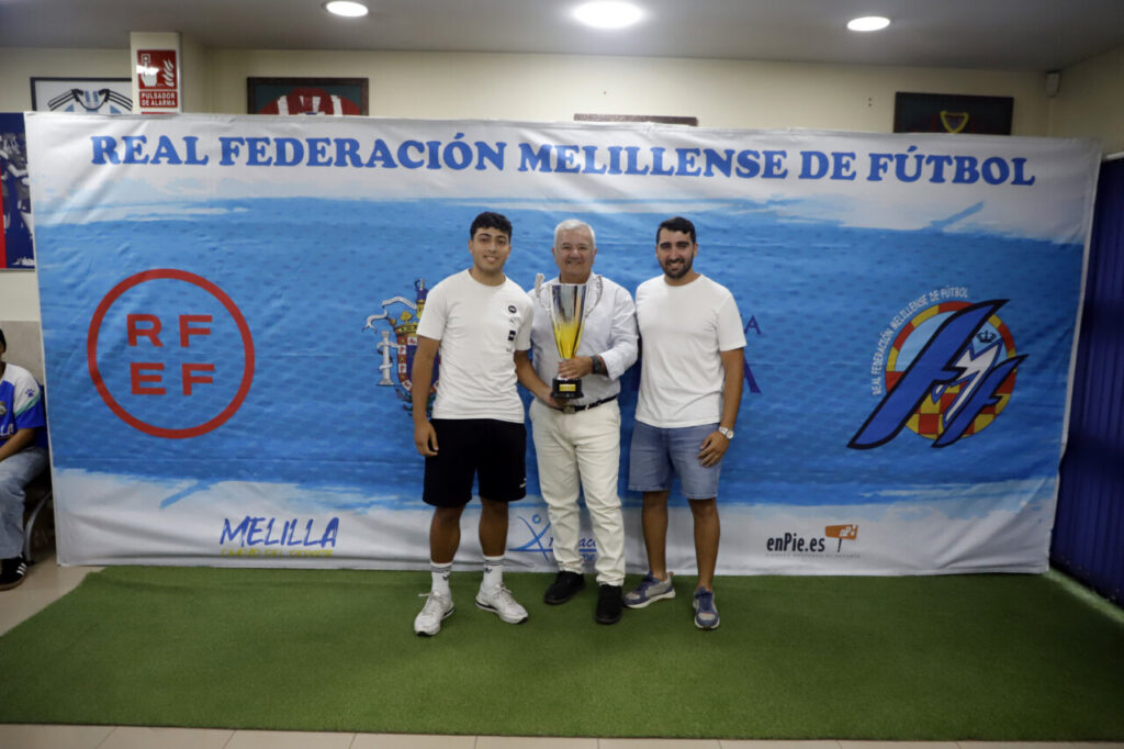 Entrega de trofeos de fútbol en la Real Federación Melillense de Fútbol