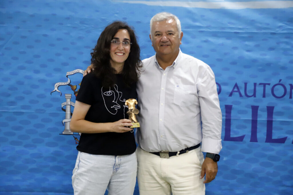 Entrega de trofeos de fútbol en Melilla con premiados y organizadores