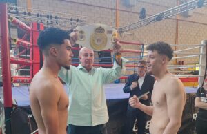 Amir Abdessadek y rival en combate de K1 con cinturón