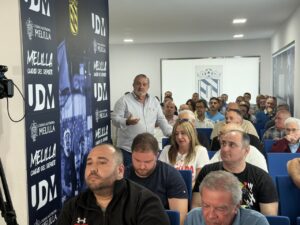 Asamblea de socios de la U.D. Melilla en el Estadio Álvarez Claro.