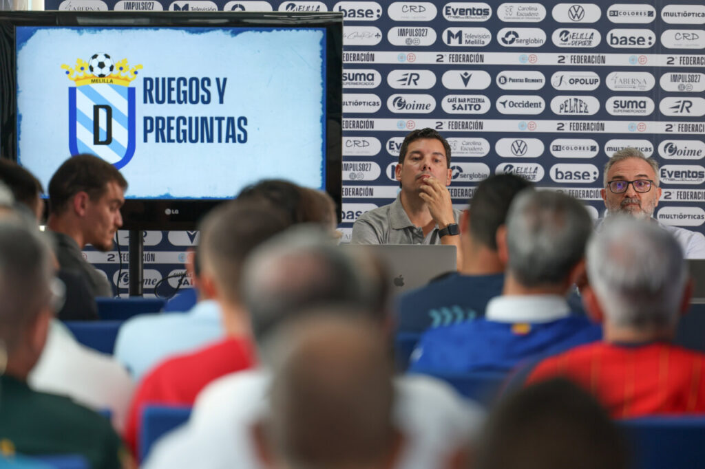 Asamblea de la U.D. Melilla con socios y presentación de cuentas