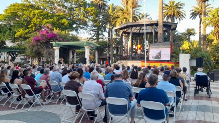 Concierto de la Banda de Música en el Parque Hernández con gran público.