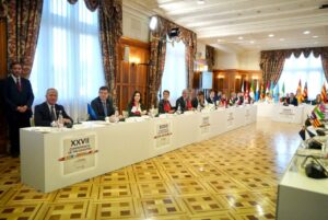 Rueda de prensa con varios presidentes en una conferencia