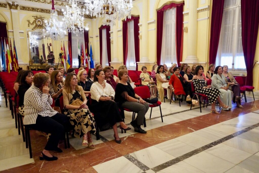Antiguas alumnas del colegio Buen Consejo en un evento en Melilla