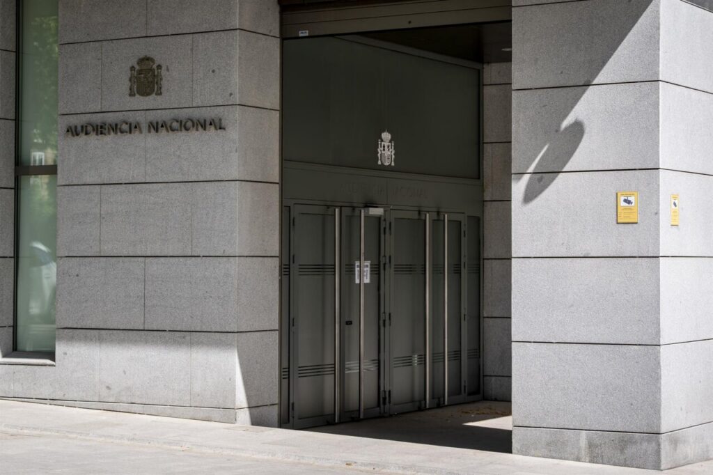 Entrada del edificio de la Audiencia Nacional en España