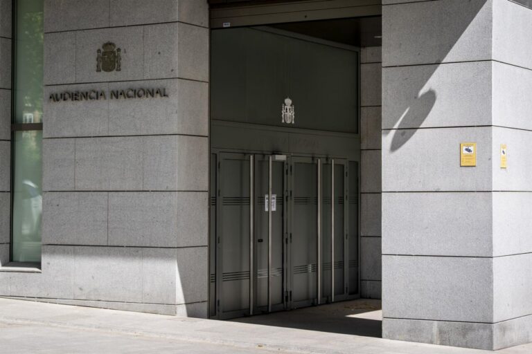 Entrada del edificio de la Audiencia Nacional en España