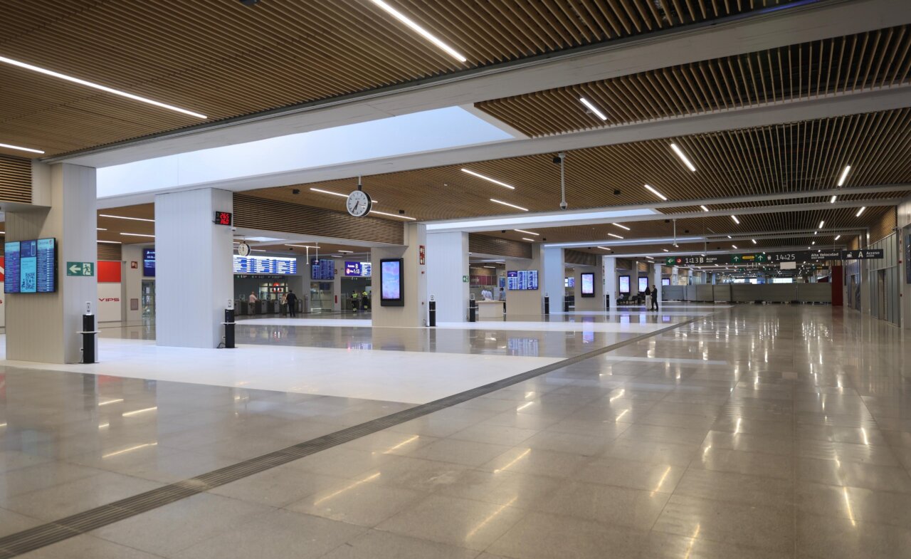 Interior del nuevo vestíbulo de la estación Chamartín en Madrid