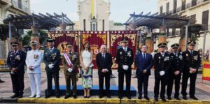 Autoridades civiles y militares en el desfile del DIFAS 2026 en Melilla